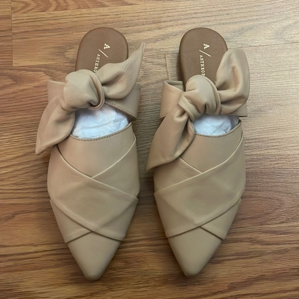 Anthropologie Woven Bow Leather Mule Slides. NEW